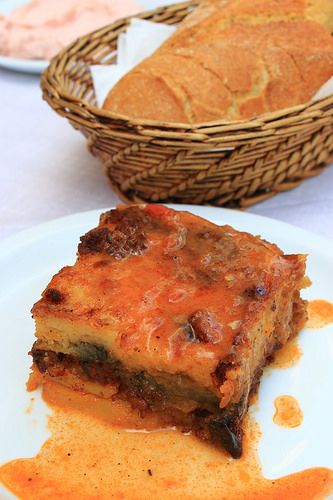 ギリシャ料理とは何なのか 一番有名な料理はムサカ 定番料理はタラモサラタ 世界食べ尽くしの旅