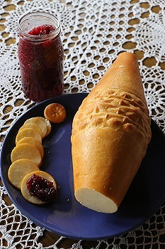 山岳地帯で作られる燻製チーズ、オシチペック