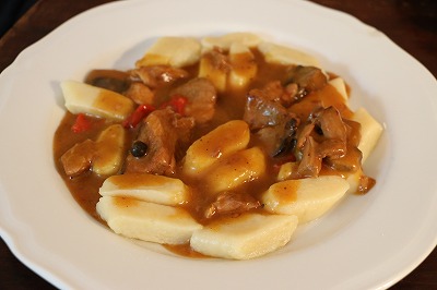 菱形が特徴的なポーランドのニョッキ、コぺトゥカ