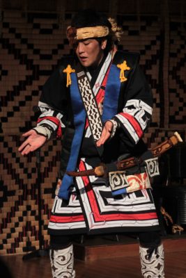 Danza tradicional Ainu