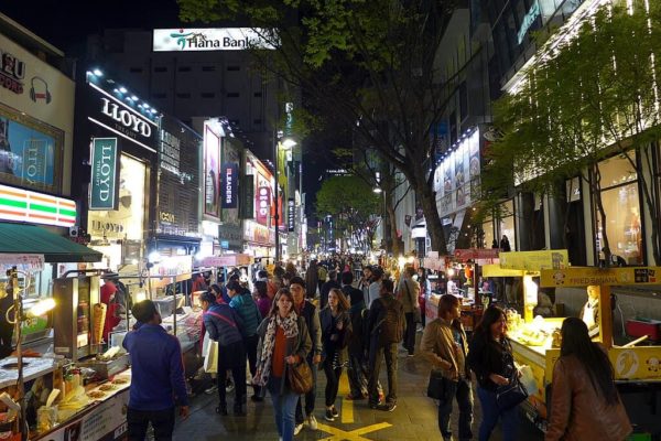 Noche en Myeongdong