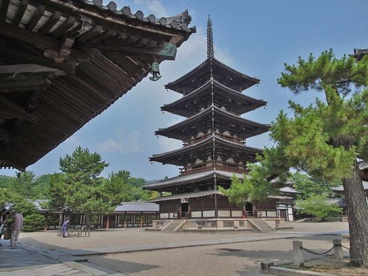 Edificio antiguo resistente a sismos